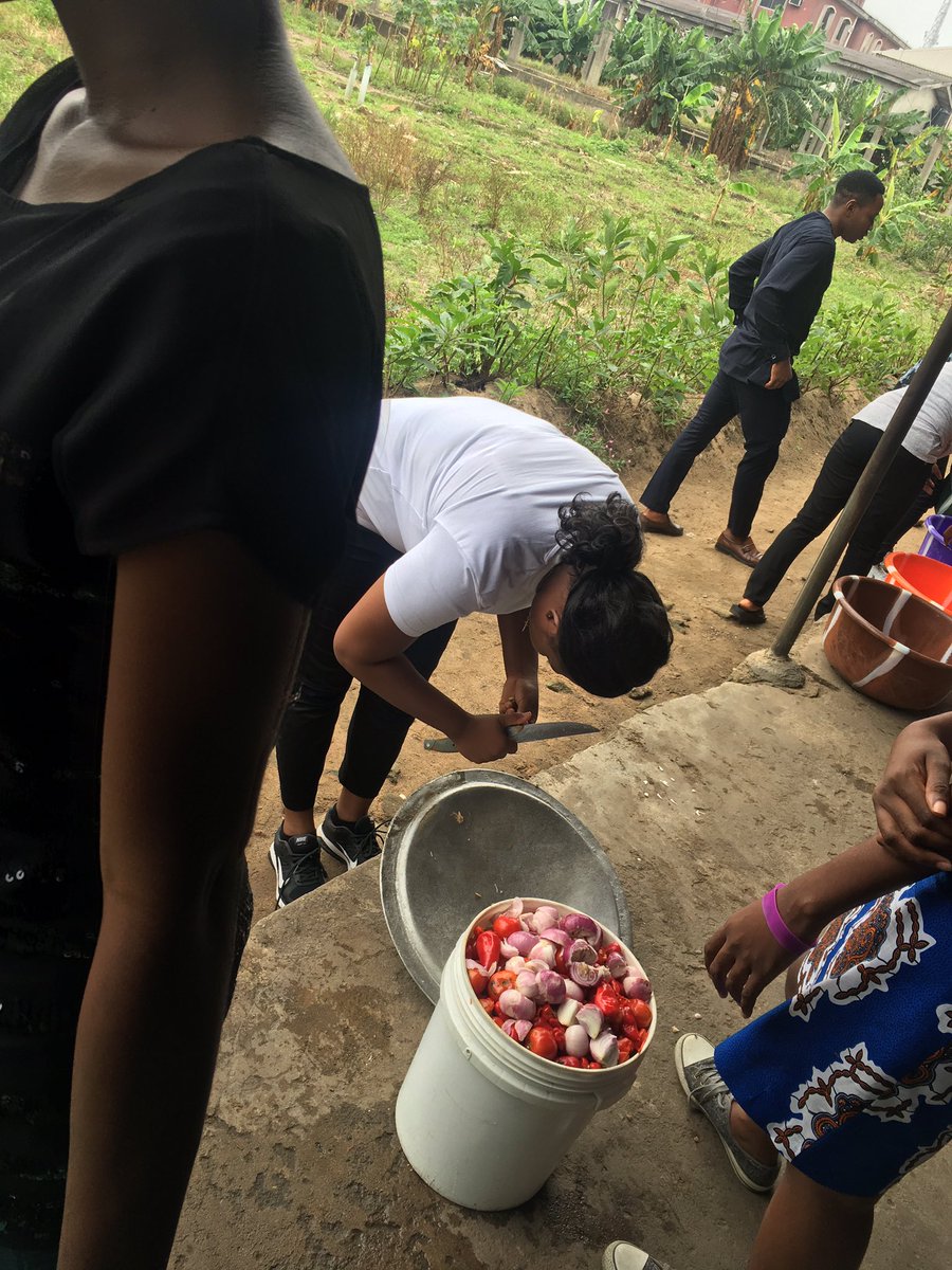 LittleDrops2017's tweet photo. Last week, the team went on a visit to the Bethesda home for the blind where they cooked lunch and interacted with the students. https://t.co/M7KVuAWYz7