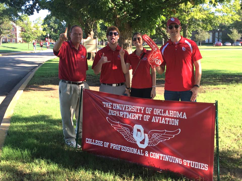 OU_PACS's tweet photo. Just a few of our favorite photos from one of the most exciting days of the year. Welcome back, Sooners! #OUMoveIn17 https://t.co/6b9wYbZUlG