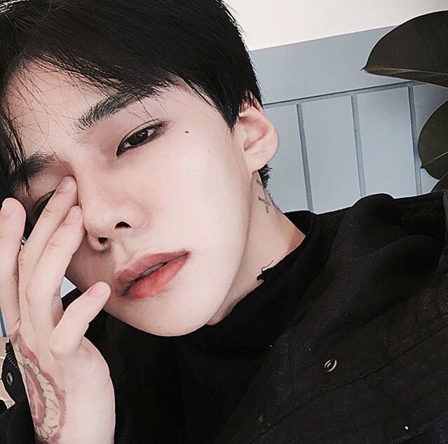 LUV_MINSUNG's tweet photo. MURDERER https://t.co/FnwK01IHkf