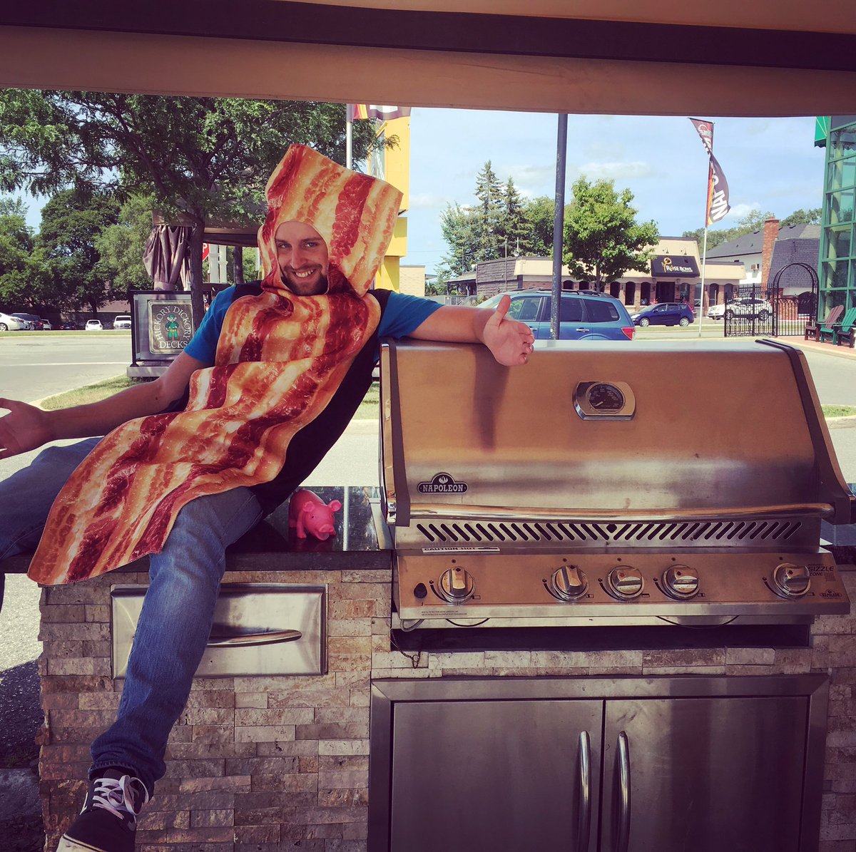 PiggyCochon's tweet photo. Come on baby light my fire. @TheFireplaceCtr #Baconpalooza #BBQ #bacon #ottawa #ottcity #agmuseum #agfoodmuseum #ottawaevents #yow https://t.co/OxFdfmRwpt