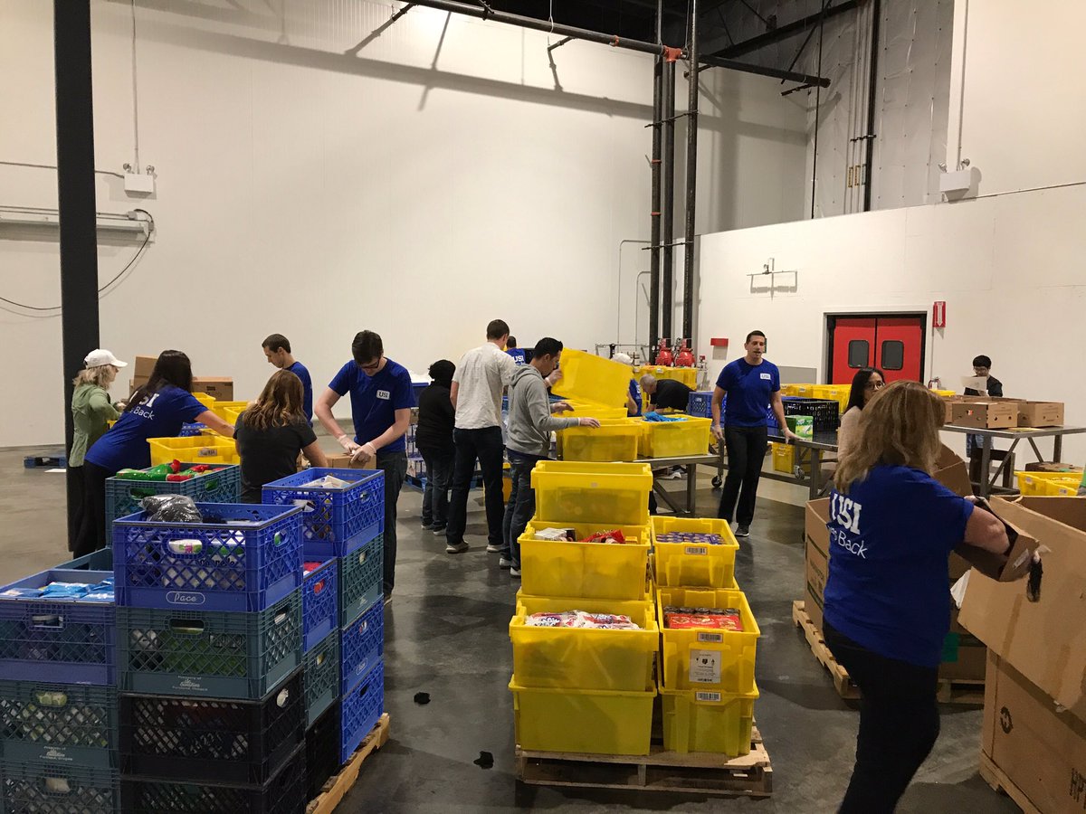 kibbleprentice's tweet image. USI Gives Back volunteer day! We were out in droves! Shout out to volunteers at Food Lifeline today! @FoodLifeline