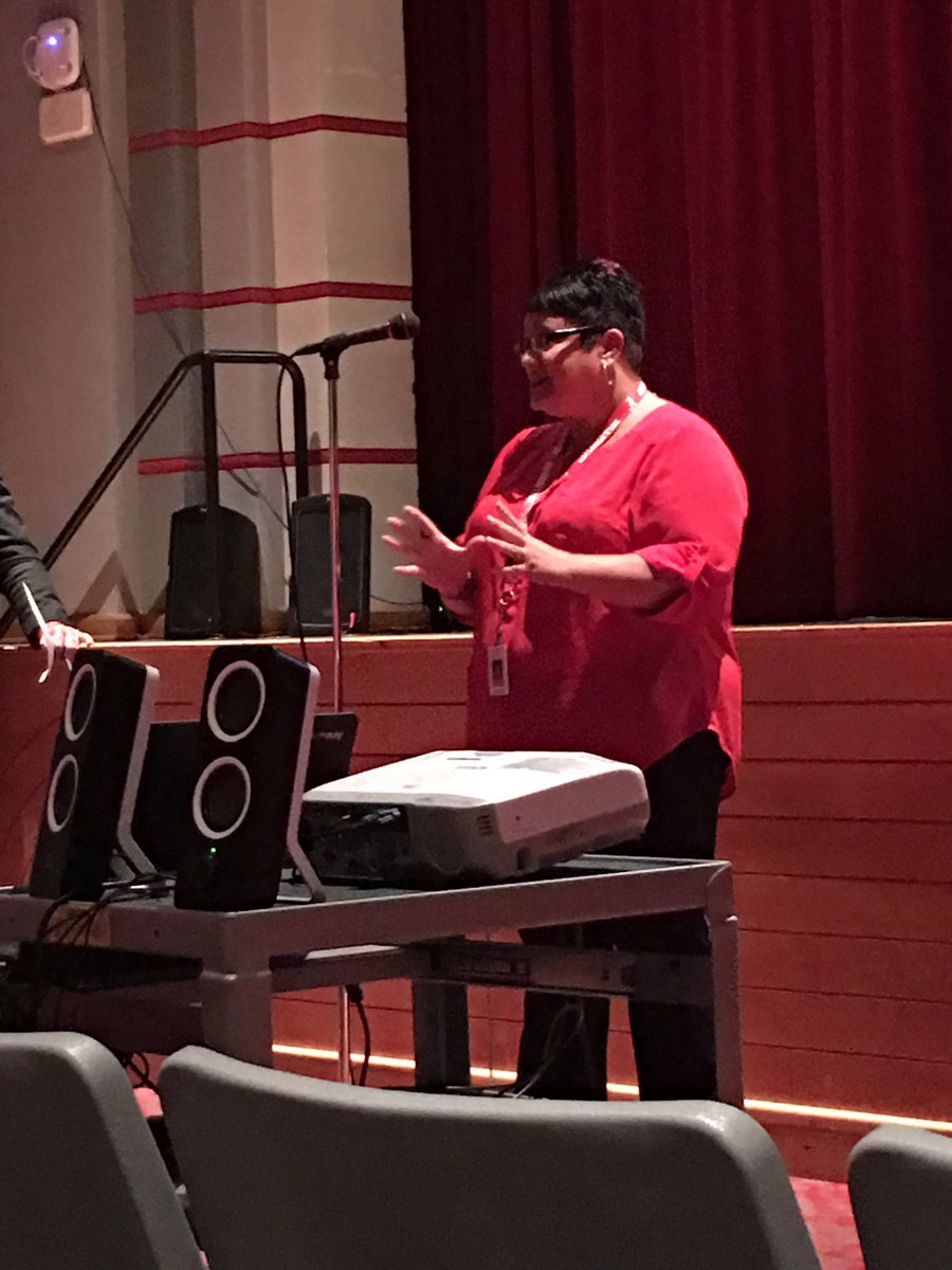 Sawicki_C's tweet image. Fabulous admin staff at Chaney welcoming new students to the school! #Cowboys #TheChaneyWay