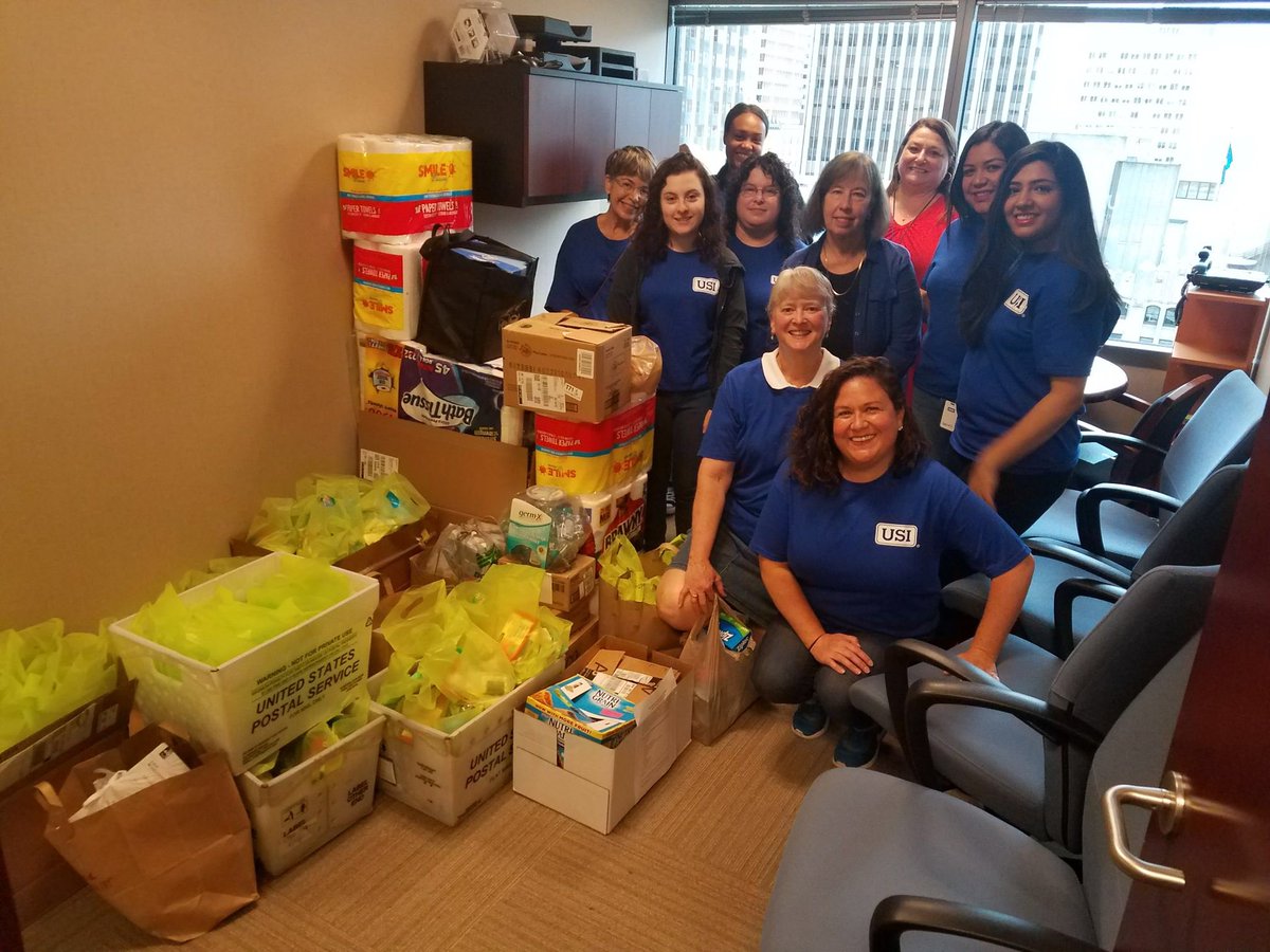 kibbleprentice's tweet image. USI Gives Back volunteer day! Shout out to associates creating welcome kits for Seattle Cancer Care Alliance! @SeattleCCA