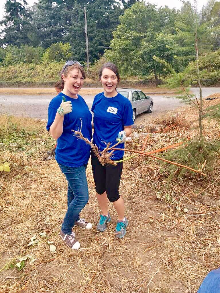 kibbleprentice's tweet image. Blackberry brambles were no match for this crew! USI Gives Back volunteers with Earth Corps at Discovery Park. @EarthCorps #usigivesback
