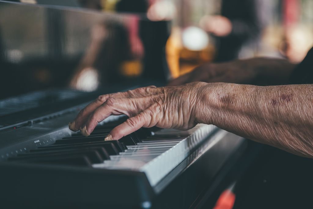 cspyyc's tweet photo. Active interests and hobbies help keep seniors mentally healthy https://t.co/XumKXZcb5u https://t.co/mq5C4nPI7A