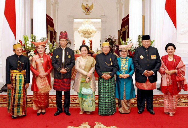 Galeri Foto Perayaan 72 Tahun Indonesia di Istana Merdeka
siperubahan.com/read/news/1503…