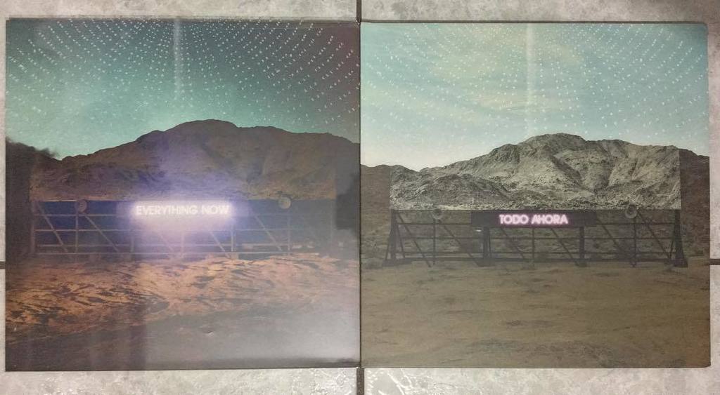 esebeto_'s tweet image. Everything Now / Todo Ahora @arcadefireband #Vinyl #NightVersion #SpanishVersion ift.tt/2wledPY
