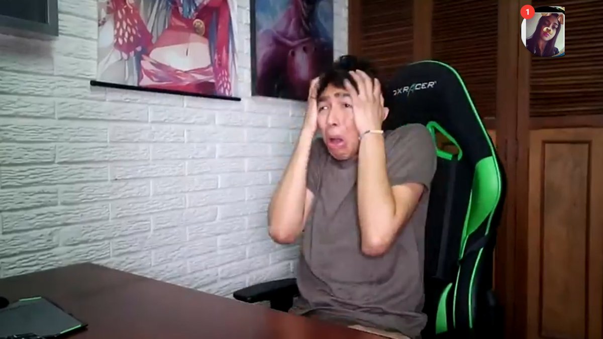 MarioTLAlberto's tweet photo. Cuándo te Dicen que vas a hacer papá 😂😂😂🖐🏻
@Fernanfloo 😂❤✨ https://t.co/pC4ECrssxd