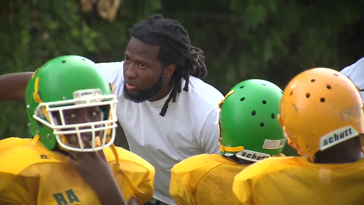 Youth football coach accused of risking a teen's life was back on the field coaching kids bit.ly/2wUQqUJ?utm_me… https://t.co/TV1inm8a1U