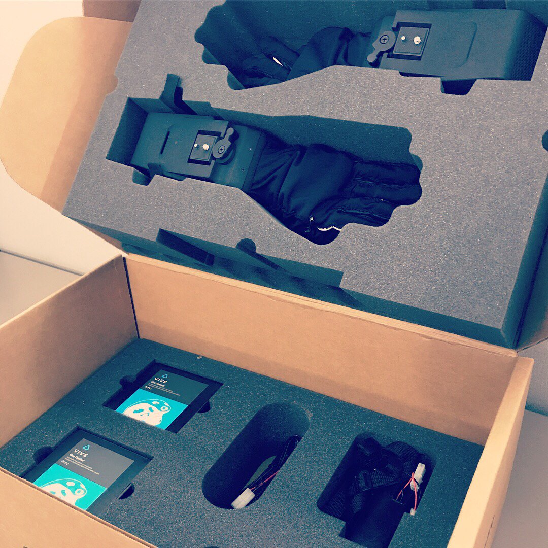 Contact_CI's tweet photo. 📣🎉Big News🎉👌
We shipped our first gloves!

Excited to get our Maestro Alpha partners hands in #VR with the sense of touch. #Haptics #HTCvive https://t.co/lWUOPJ7pL7