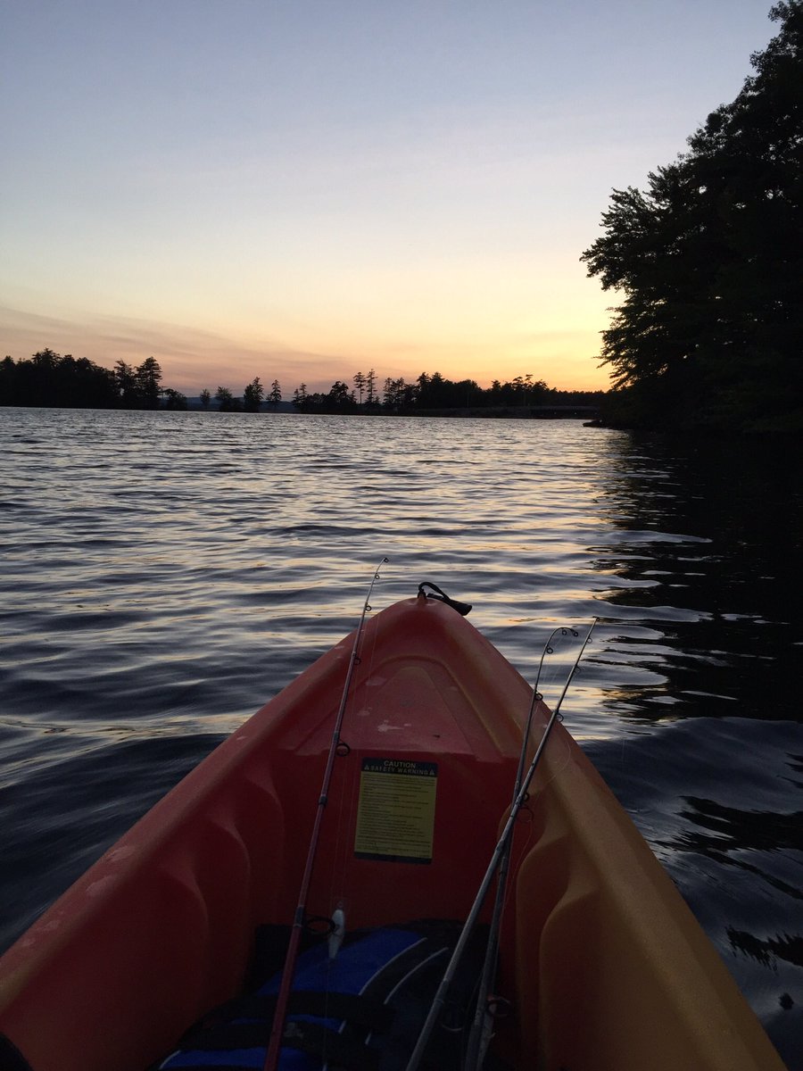 HarpoonWestMA's tweet photo. Awesome night tonight! #ufosighting enjoying @UFObeers white Ale while fishing and enjoying sunset #relaxed #epic #cheers https://t.co/NuDaBmOjKZ