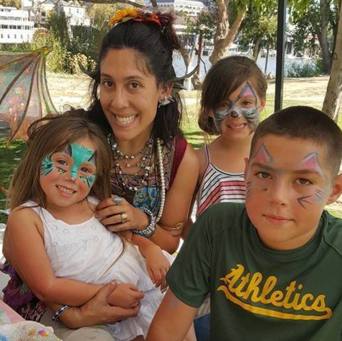 Bring the whole family over to OtG Sac Zoo tonight, where we'll be joined by the @ThePixieTribe!