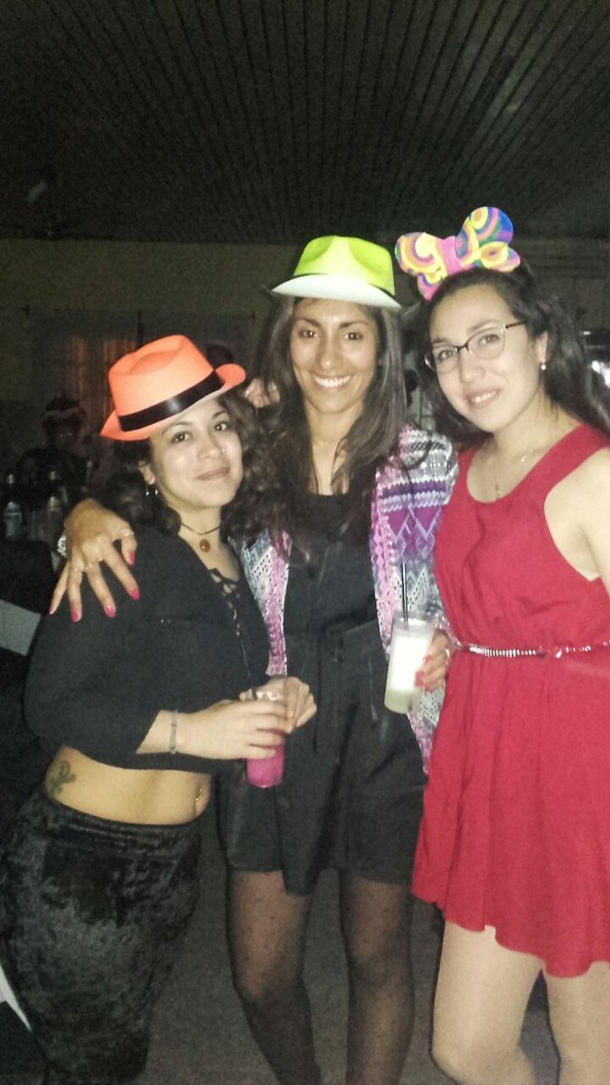 torrezroxana's tweet photo. Amo a las bellas de mis primas y hermanas..con las Q compartí varios años de mi vida. https://t.co/RLI9xmHAjd