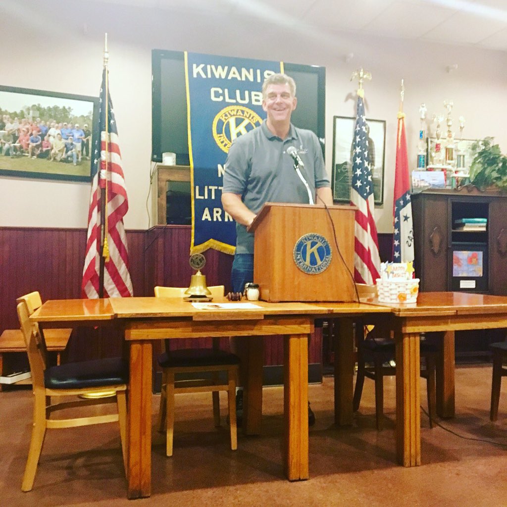 Kiwanis_NLR's tweet photo. @SlaterMoJoe, you are the coolest big guy! Thanks for visiting @Kiwanis_NLR! Go see him @CorkysLR_NLR #kiwanisofnlr #probasketballplayer https://t.co/nGLcyb4S41