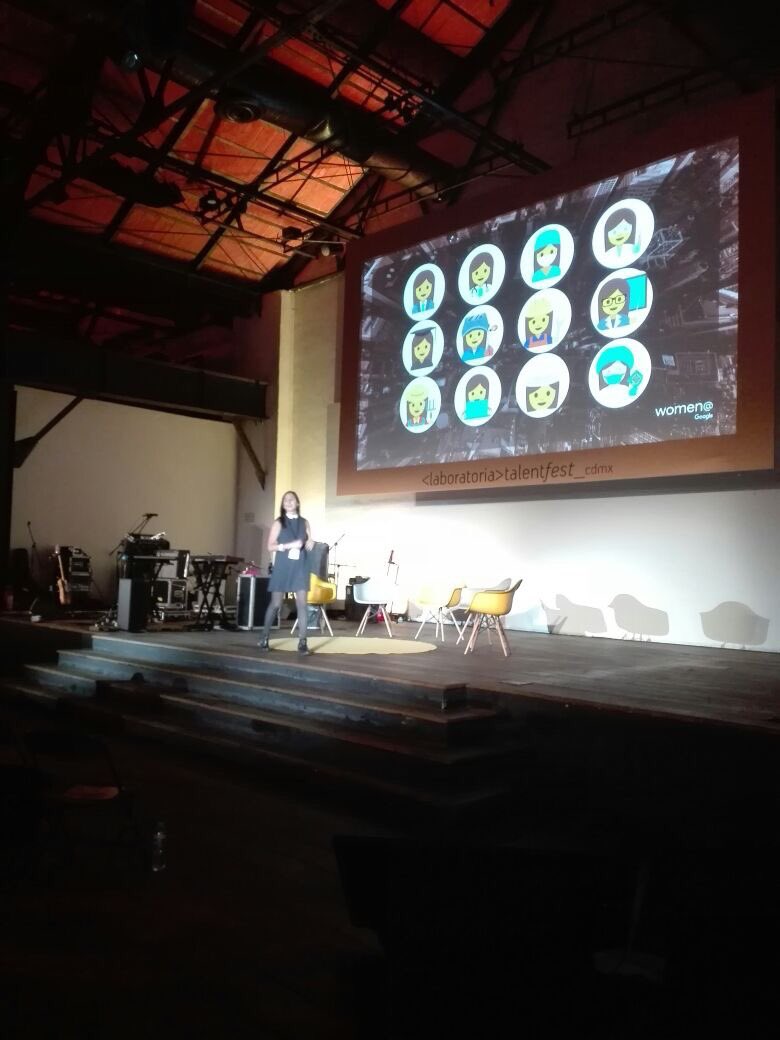 soloesciencia's tweet photo. Es el turno de @DelfinaGrossi en el escenario de #Summit2017CDMX de @LaboratoriaMX, Marketing Solutions Manager y lider de Women@Google https://t.co/gMSXzdecAA