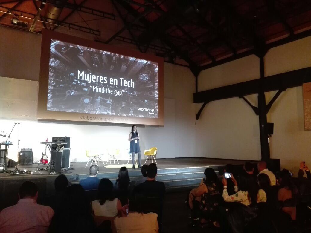 soloesciencia's tweet photo. Es el turno de @DelfinaGrossi en el escenario de #Summit2017CDMX de @LaboratoriaMX, Marketing Solutions Manager y lider de Women@Google https://t.co/gMSXzdecAA
