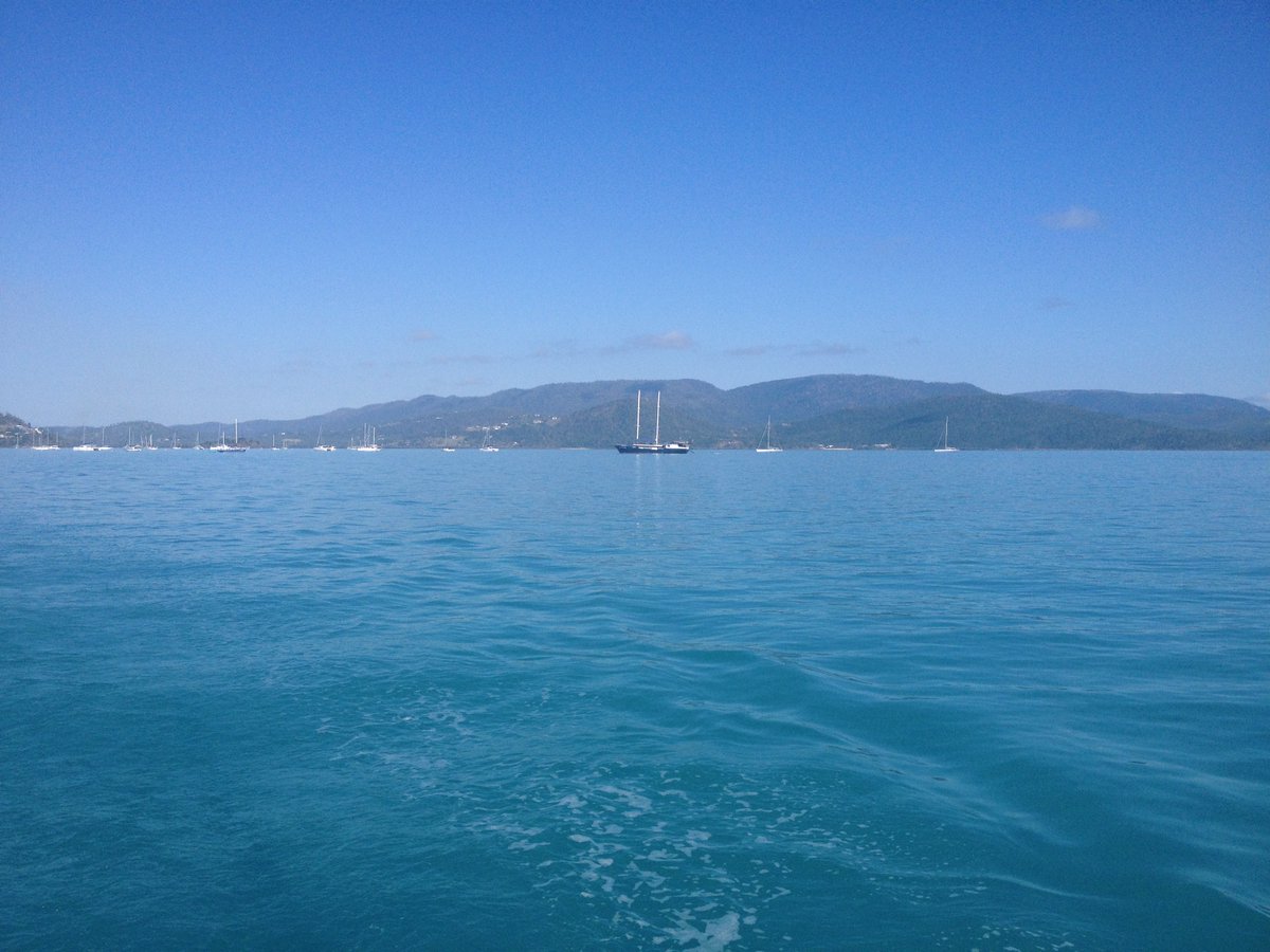 SVRambleTamble's tweet photo. Leaving airlie beach behind and off to some snorkeling around the whitsundays #AHIRW2017 https://t.co/TMvpJqFujI