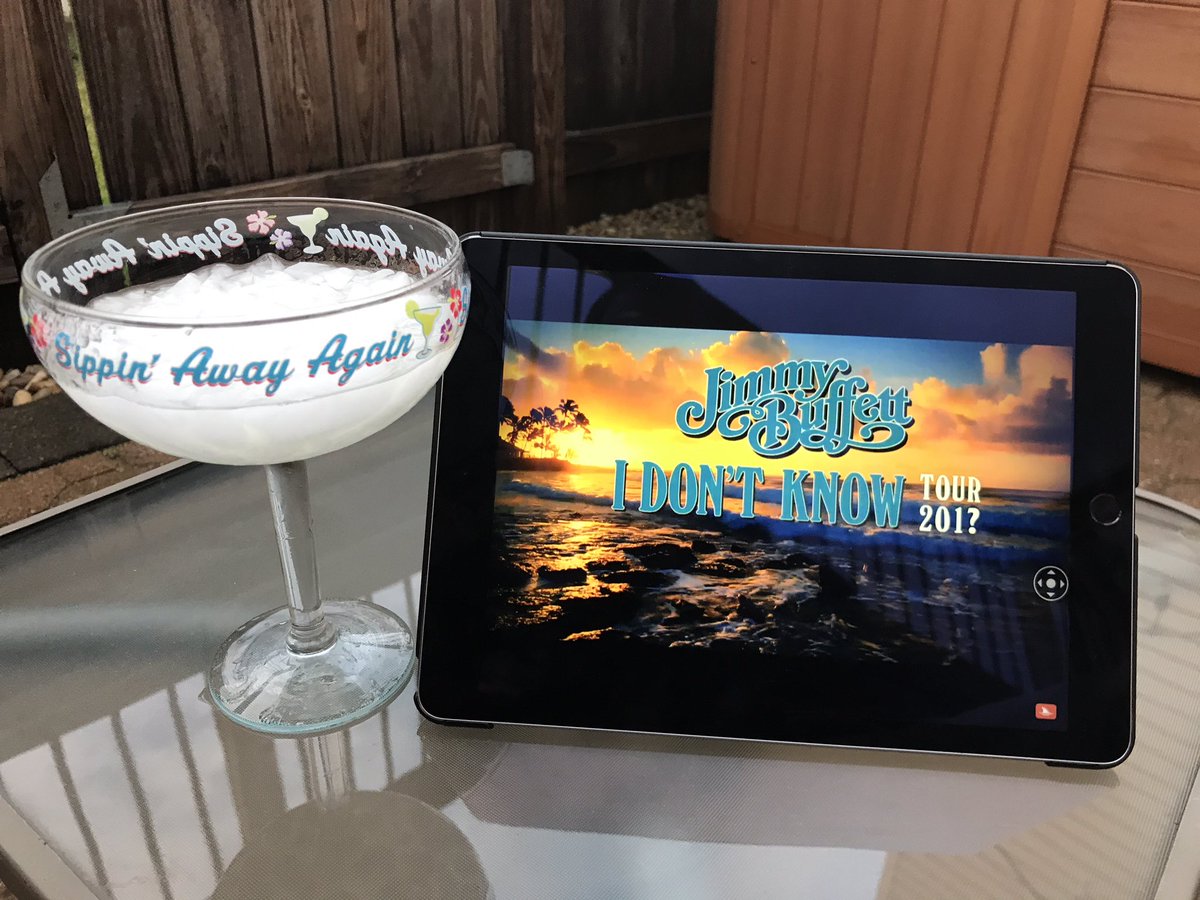 CarsonLightMan's tweet photo. Jimmy Buffett on https://t.co/k3CjX8qiq2 with a margarita!!It's going to be a great evening! #idontknowtour201?
@Margarillas @jimmybuffett https://t.co/QilaQEK74o