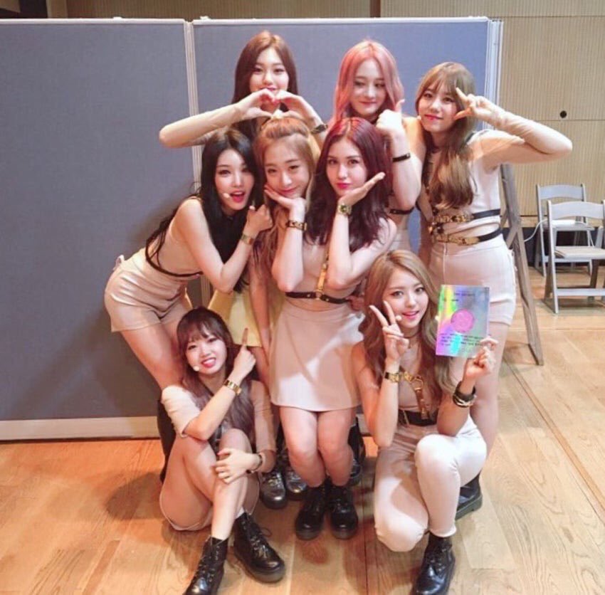 doyeology's tweet photo. its been a year since #ioi3rdwin and yeonjung and ot7 interaction 💞 https://t.co/j14Eodzbgy