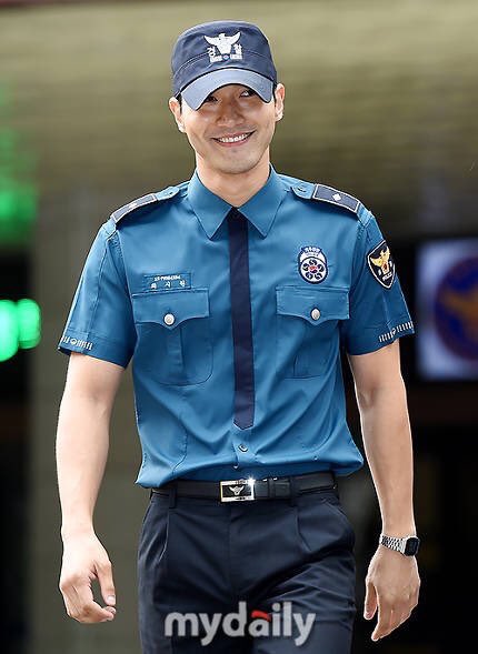 Iixtokki's tweet photo. WELCOME HOME CHOI SIWON #WelcomeBackSiwon https://t.co/bVG2sOWI91