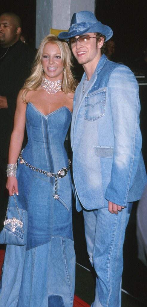 BlueCrewHSE's tweet photo. This is how we want you to look at school AND the game tomorrow. #denimdanger #butfollowdresscode #doitfortheroyals https://t.co/wJbZx80pK4