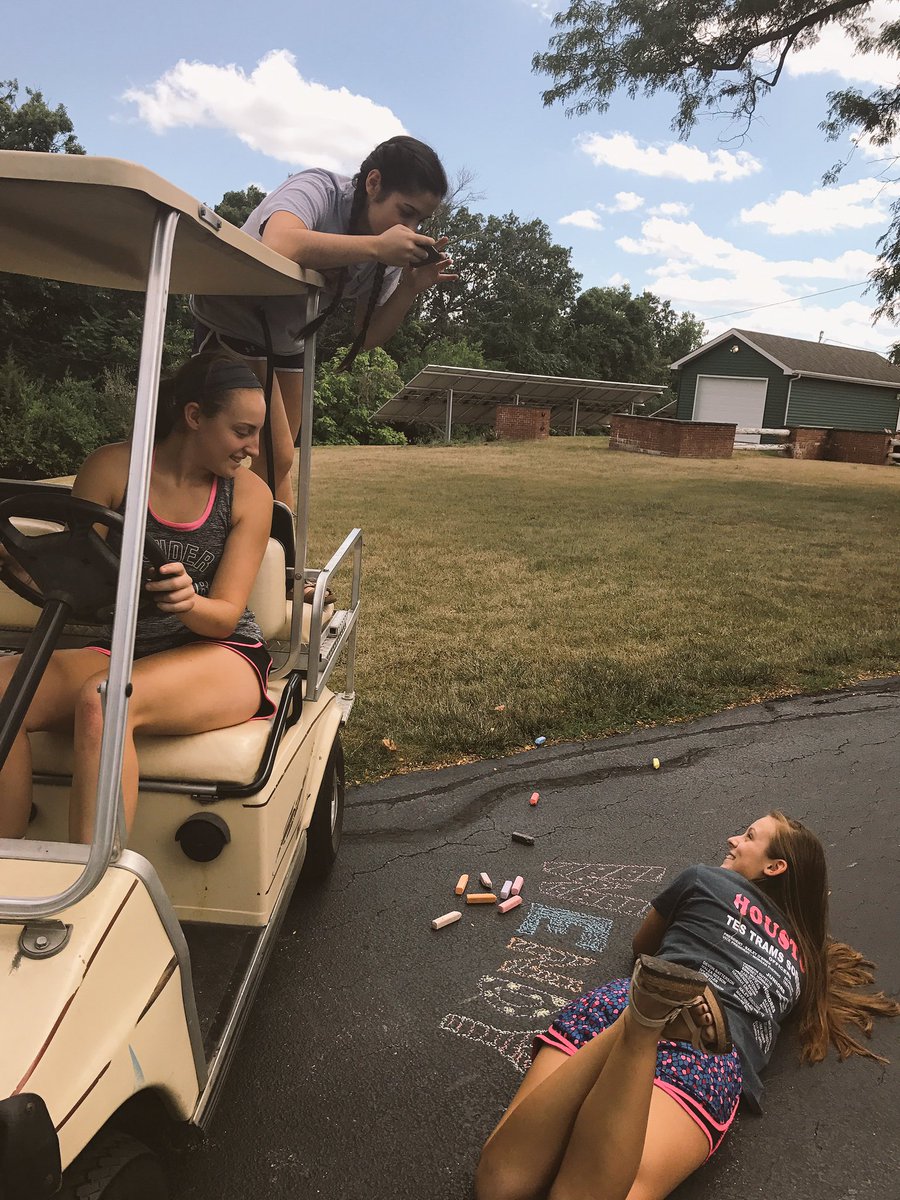 If you ever need someone to take a cute picture of you, @haley_grooms03 and <a href="/paige_blegen/">Paige Blegen</a> will deliver.