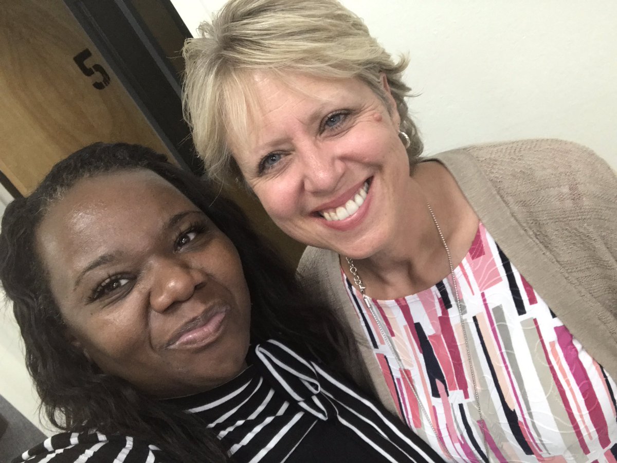 Traci Davis tweet media