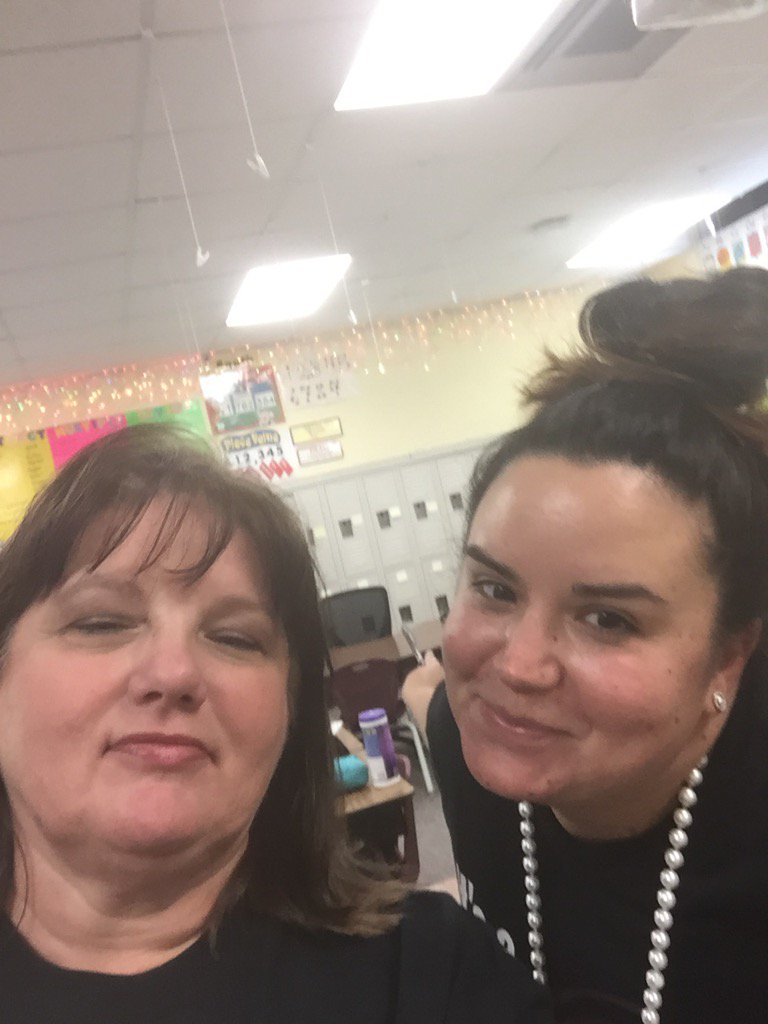 JoLynnLogan3's tweet photo. Meet the parent. #TravisPDrocks https://t.co/rj4xZhLgBb