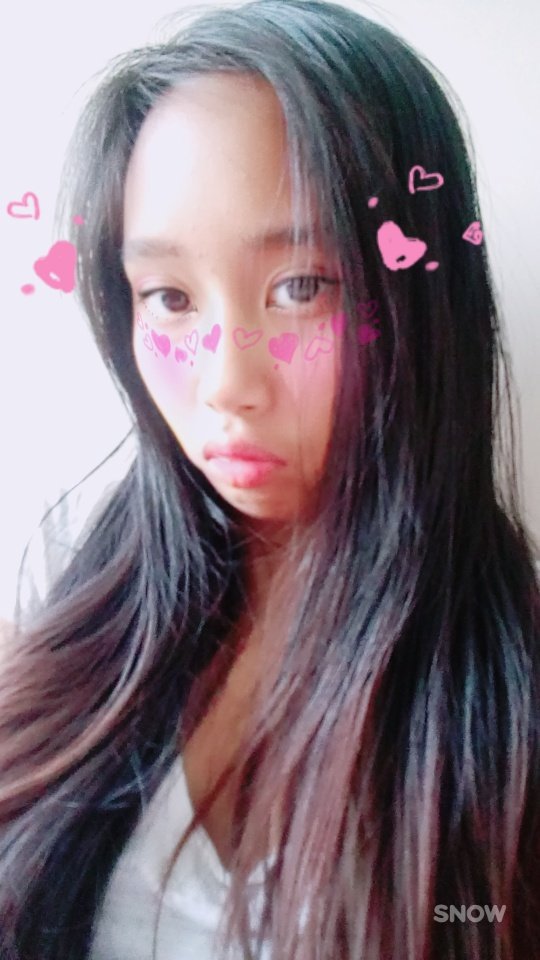 J4SONTODDS's tweet photo. apparently the only time i could take good selfies is when i use filters https://t.co/XEWKZAuXmO