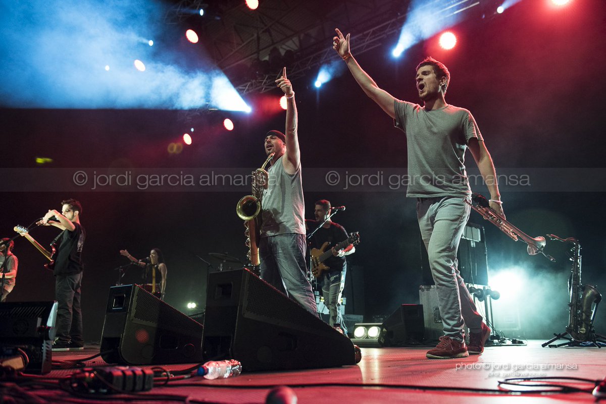 JordiGarciaA's tweet photo. Concert de @animalgrup a @PortaFerrada 16-8-2017 @theprojectbcn #portaferrada2017 #viulestiuasantfeliu #guixols @exitsmgmt 📷@JordiGarciaA https://t.co/KAMBs2tpd3