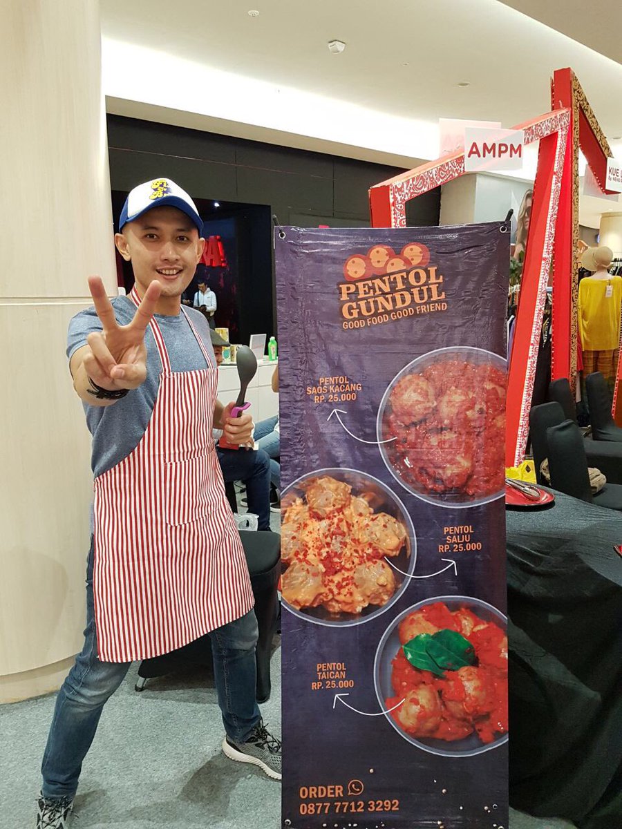 Yuk dtang ke mall alam sutra ada pentol bakso rasa taican, saus keju, sambaldo, dan sambal kacang cmonnnn