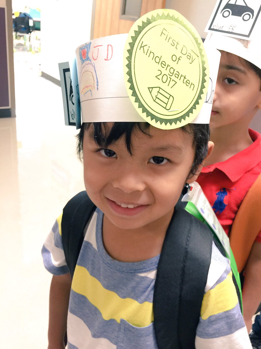 msgossettprek's tweet photo. Kinder smiles on day 1 on the playground and in the halls! #FirstDayAlvinISD @DukeElem #happyclassrooms #iteachk #firstdayofschool2017 https://t.co/mwForKoBfK