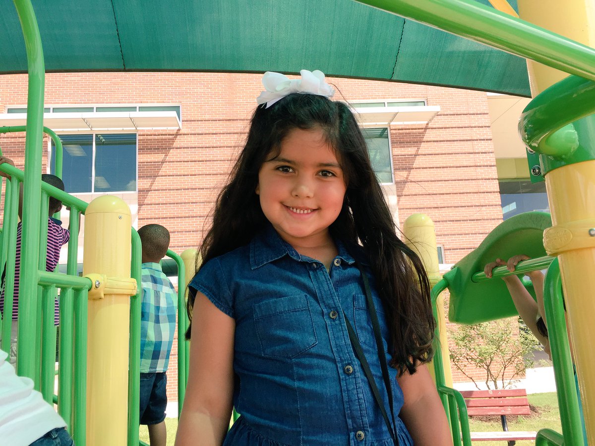 msgossettprek's tweet photo. Kinder smiles on day 1 on the playground and in the halls! #FirstDayAlvinISD @DukeElem #happyclassrooms #iteachk #firstdayofschool2017 https://t.co/mwForKoBfK