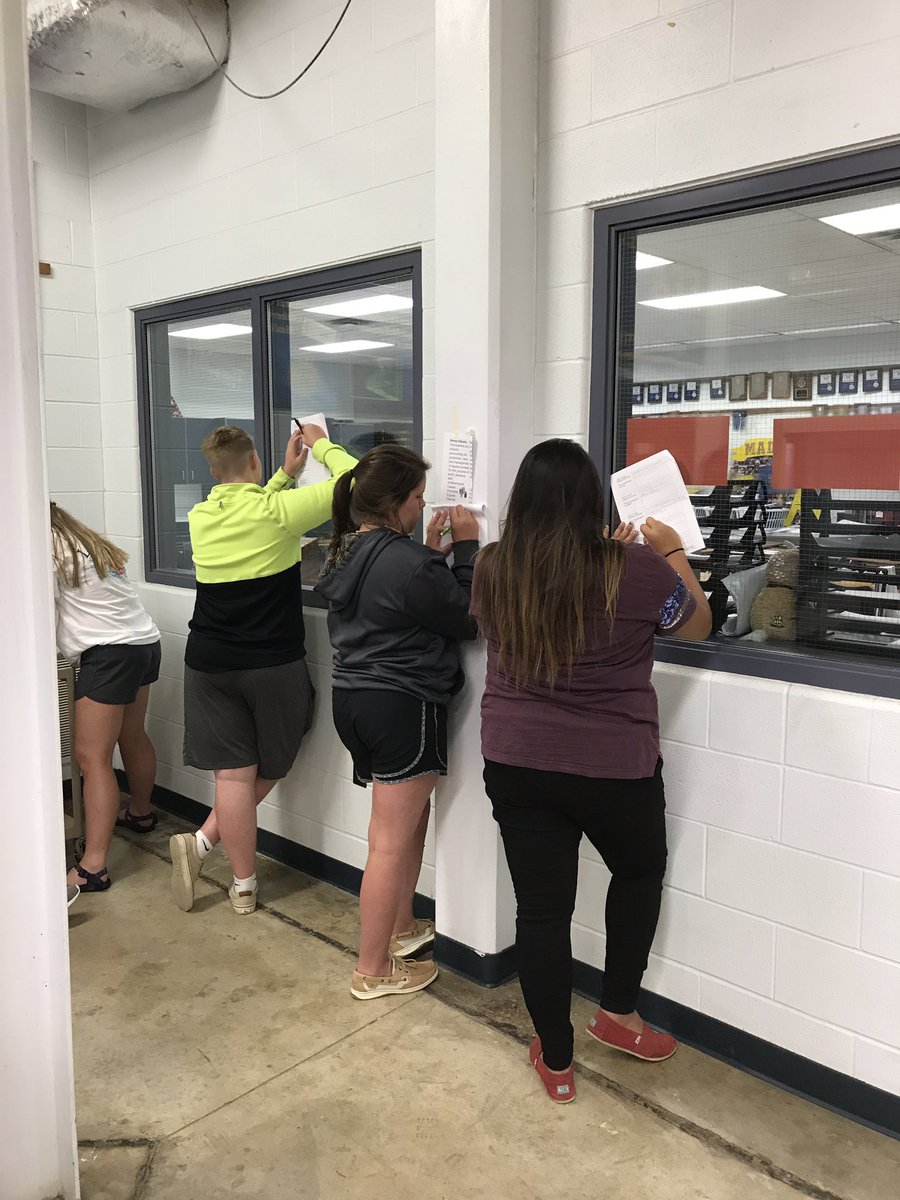 agteachmom's tweet photo. Animal Agribusiness exploration- no chairs needed! https://t.co/gVMSQWGMiH