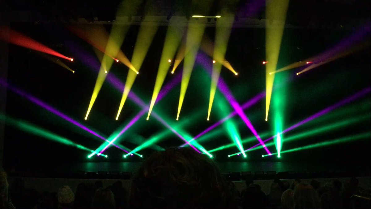 tejashanson's tweet photo. Incredible performance by @EanesISD students and great keynote by @TomLeonard008 #eaneschat #Eanesconvo #backtoschool2017 https://t.co/qbcghHgkCV