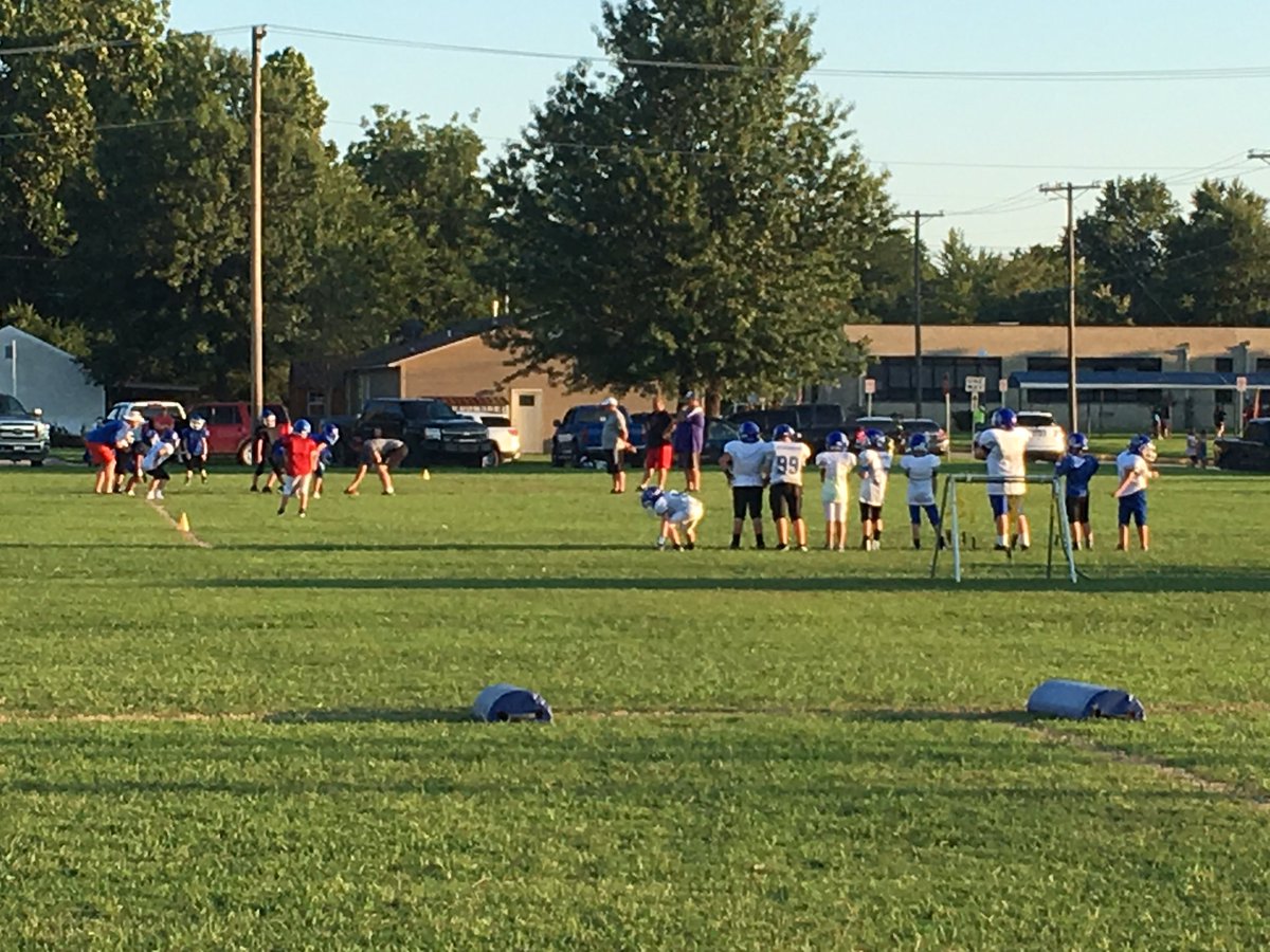 WardogFootball's tweet photo. Great to see @MYFL_Wardogs putting in work &amp; getting better! Love the energy &amp; effort they are putting into practice! #AIFW https://t.co/yZ5HLwm4yW