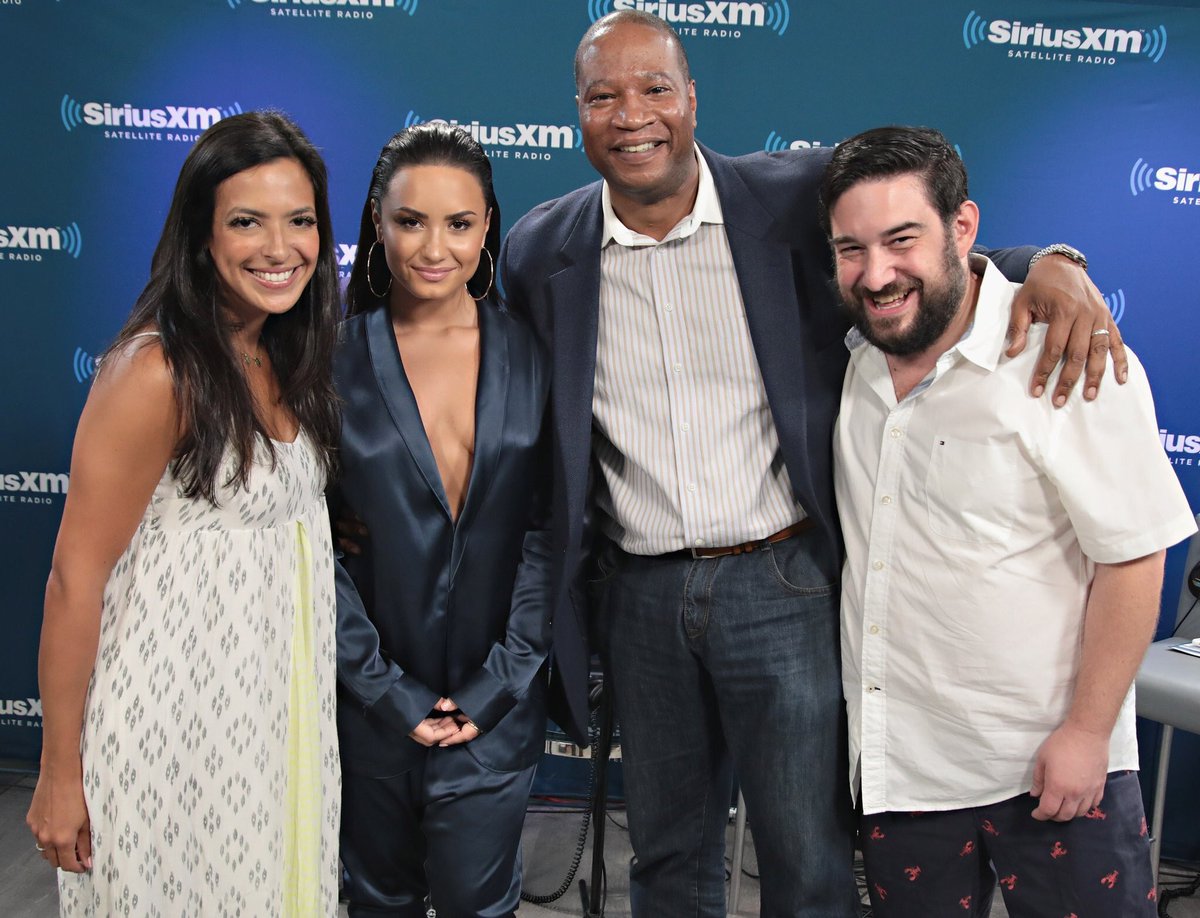 ddlovato's tweet image. Got to see the @MorningMashUp crew earlier today! Thank you guys for a fun morning and for bringing some Lovatics too ❤️ @SiriusXMHits1