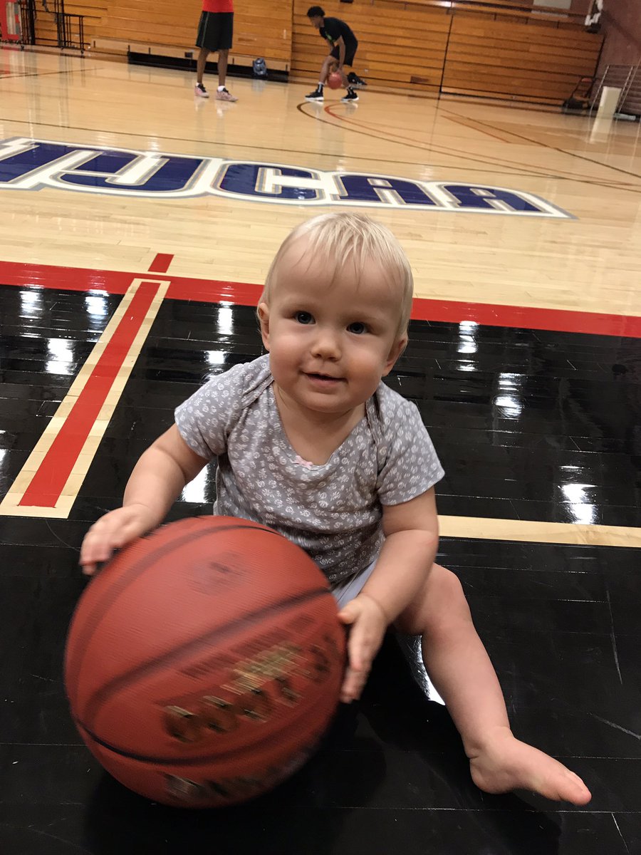 CoachShaw11's tweet photo. Already working on our basketball skills! #TatumRae https://t.co/mllxsQi7te