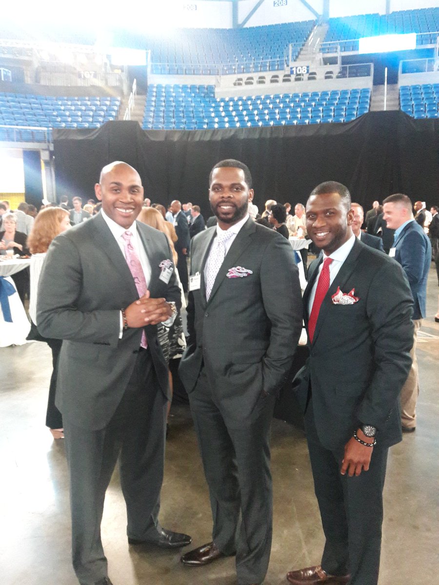 vetbiz's tweet photo. Well the crowd is certainly sharp at this event @BestPocketSq &amp; #militaryspouse owned #smallbiz (mid/lf) @STLRegChamber #gamechangersstl https://t.co/OibwhEoOFI