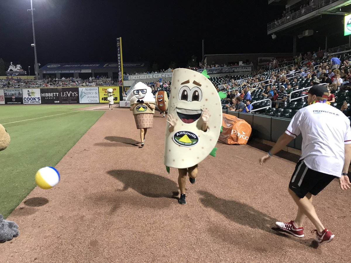FastFoodTaco's tweet photo. Looks like things are getting interesting in the @AllSouthApp #FastFoodRace Standings after a #TeamTaco win on #ThirstyThursday! https://t.co/LZfKrpcNkJ