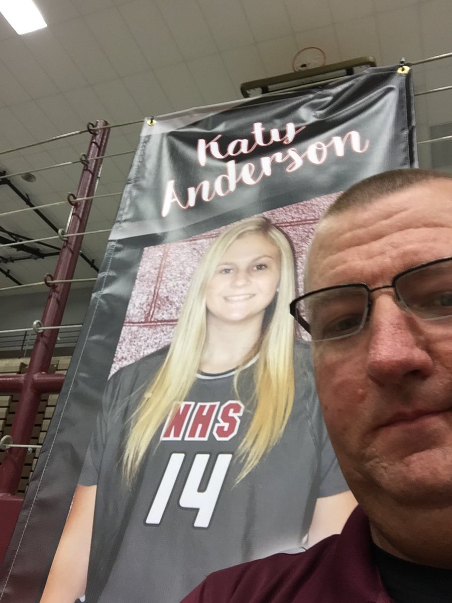 BrentAnderson32's tweet photo. Proud of this girl. Perfect serving, 4 points, 1 ace in Northview Varsity VB win over TH North. @Katy_J_Anderson #DoYourJob #ProudDad https://t.co/xKx3UruGUn