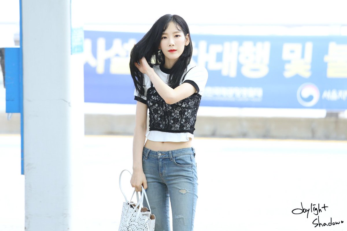 soshirevelae's tweet photo. 140626 &amp; 170817

I hate these days cos they made Taeyeon cry at the airport. Why must she the one sorry when she's the victim. I hate ppl. https://t.co/TF7wCyZwWU