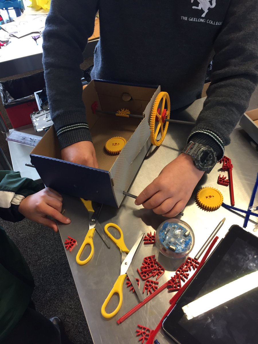 jcolbert1980's tweet photo. Sphero Challenge building/testing on choice day @geelongcollege @SpheroEdu @CodeRangersAU @codeorg @Makerspaces_com #CMK17 #digicon17 https://t.co/icNGQzOiIp