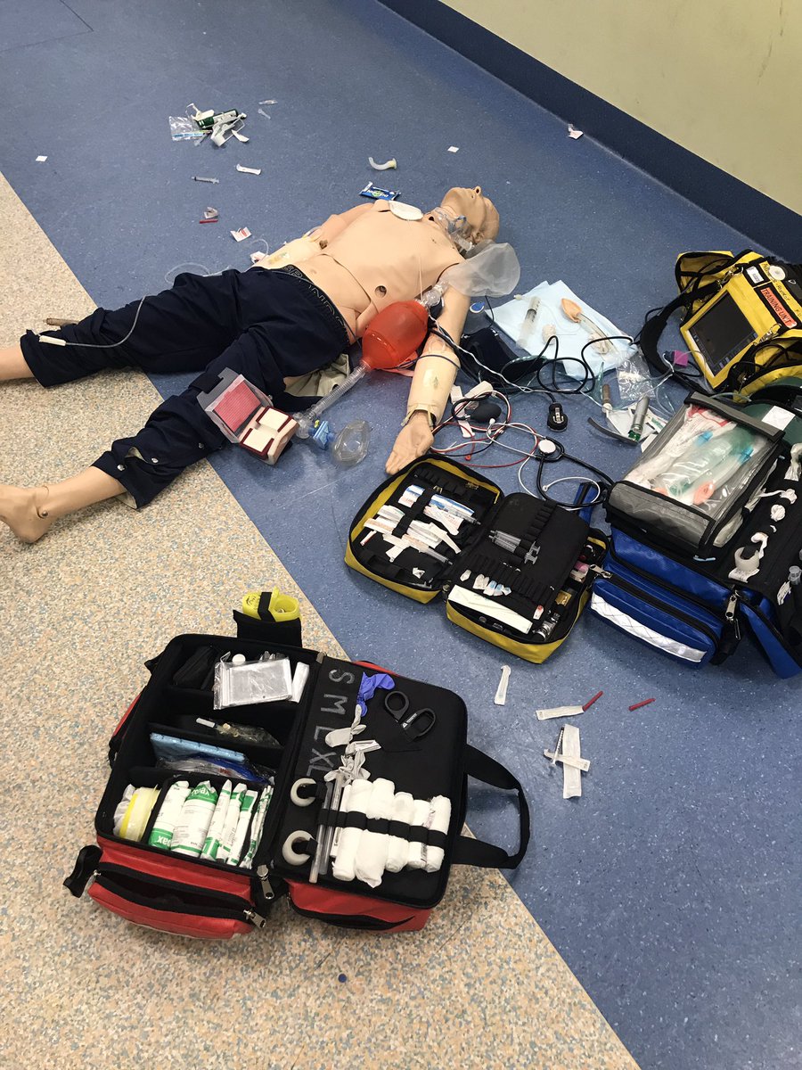 georgiaeades23's tweet photo. Aftermath of a severe anaphylaxis case turned cardiac arrest @FlindersParamed @FUSPA1 #scenarioland #PARA3007 https://t.co/IJqaDuSFSS