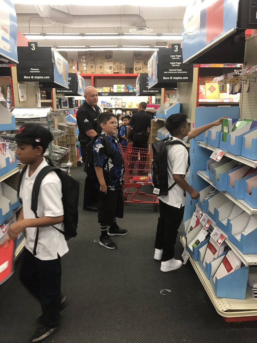 Third year doing Shop with a Cop <a href="/LAPD77thSt/">LAPD - 77th Street</a> and all thanks 🙏🏻 to @DaveAnderson100.