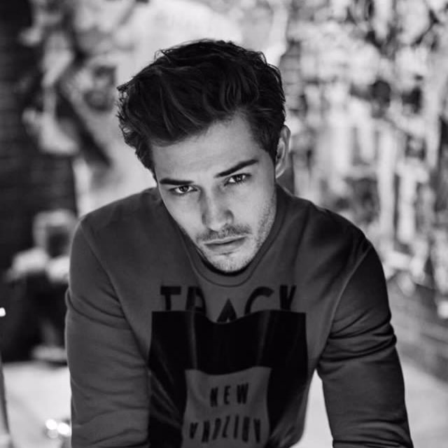 31. Menciona a quién te recuerde: