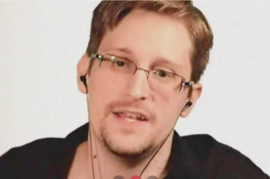 Reporte_Indigo's tweet photo. No creo que las palabras funcionen con Trump, aseguró @Snowden, en su participación en #TagCDMX https://t.co/P0Ig8ualMD https://t.co/hC3Dm9UKjQ