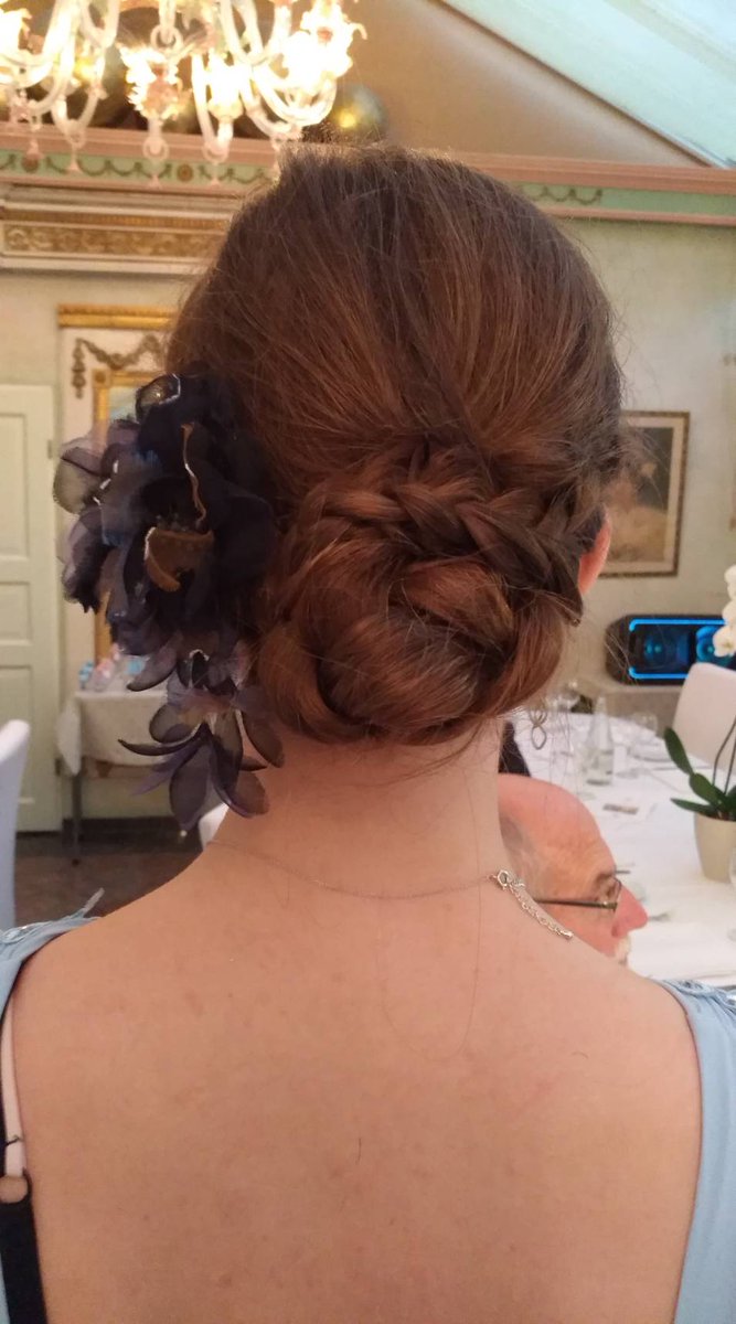 chou_latte's tweet photo. The result of me blindly fumbling around at the back of my head without a double mirror #actuallynotbad https://t.co/juOQY8DjuG