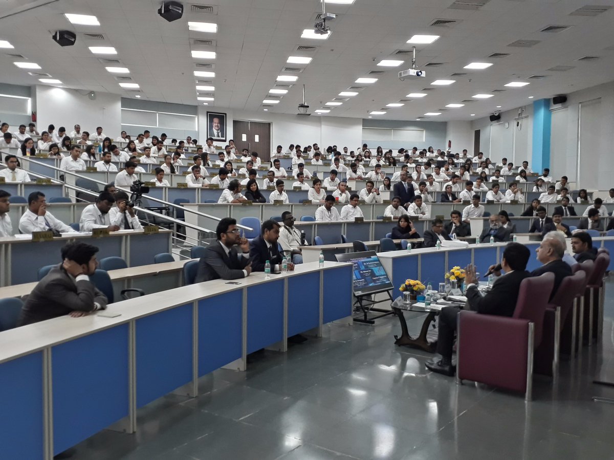 The Elite panel from the India's Pharma Industry discussing with students on future business prospects in India #pharmaday #GLIQ