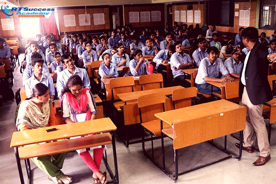 RTSuccessNLP's tweet photo. 1/4 Seminar - Feeling grateful for this opportunity to empower 200 Engineering students Lives. I see a lot of potential in these students. https://t.co/4XBIhzH5i5